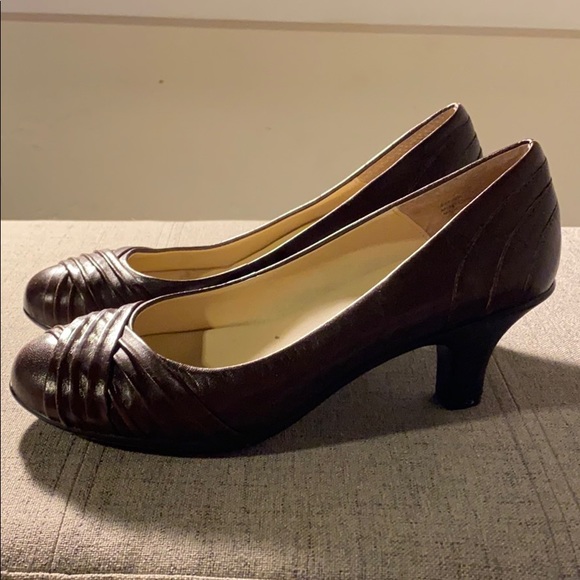 Heels - Picture 2 of 6